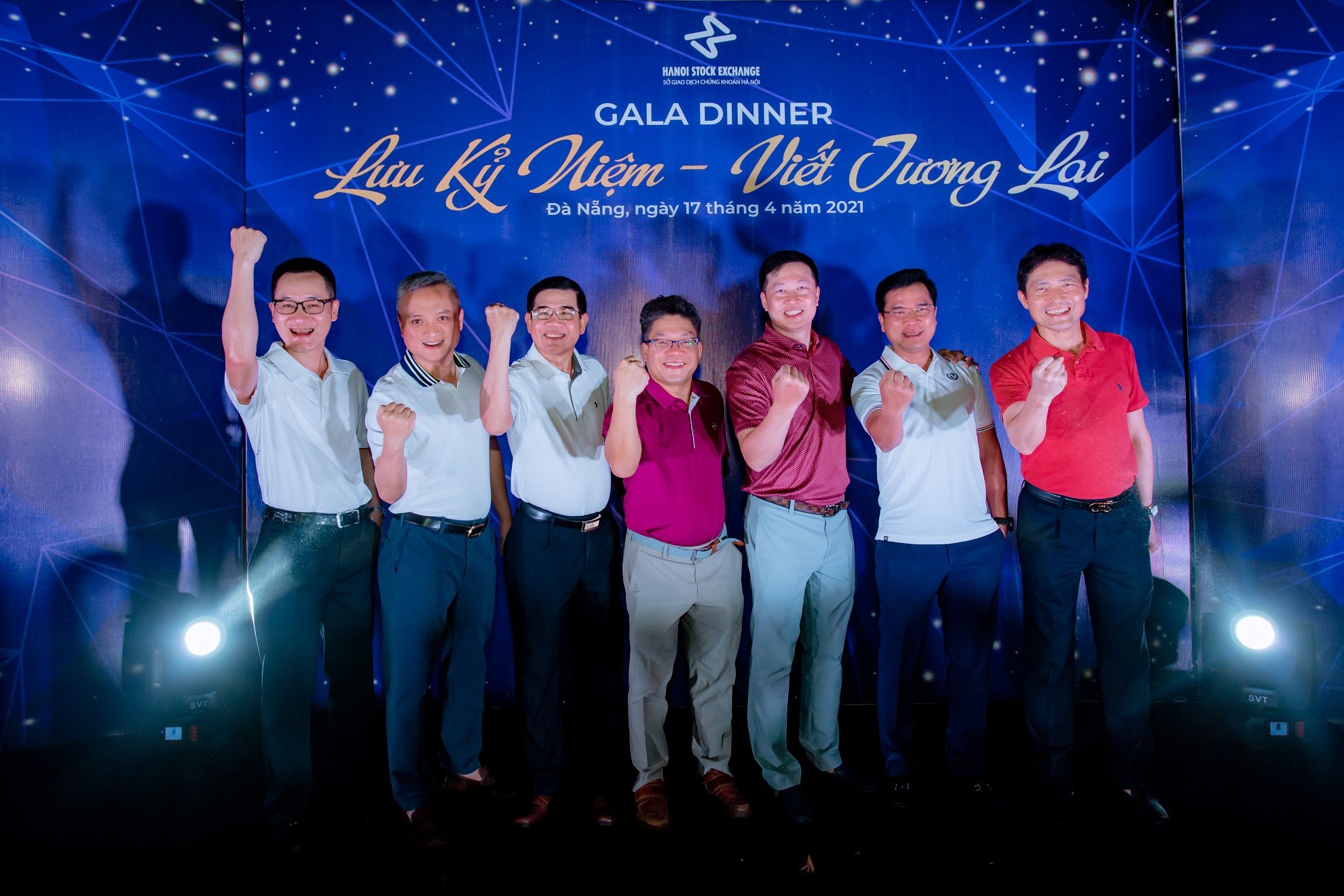 TỔ CHỨC GALA DINNER